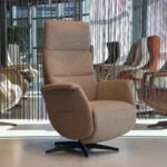 Elektrisch vertselbare Relaxfauteuil/Relaxstoel Feelz FZ-R03A02 met 2 motoren en een accu van De Toekomst in Stof kleur Grijs. Direct leverbaar.