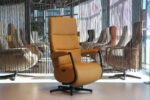 Elektrisch vertselbare Relaxfauteuil/Relaxstoel Feelz FZ-R03A03 met 2 motoren en een accu van De Toekomst in Leer kleur Amber. Direct leverbaar.