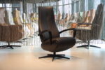 Elektrisch verstelbaar Relaxfauteuil/Relaxstoel De Toekomst Relax4U Riva RV-1008 in leer kleur Zwart met 3 motoren en een accu. Direct leverbaar.