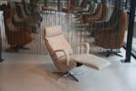 Elektrisch verstelbaar relaxfauteuil/relaxstoel Twice Pro TW-195N van meubelfabriek De Toekomst in stof Unit 60 kleur licht grijs met 3 motoren en een accu. Direct leverbaar. - Afbeelding 7