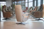 Elektrisch verstelbaar relaxfauteuil/relaxstoel Twice Pro TW-195N van meubelfabriek De Toekomst in stof Unit 60 kleur licht grijs met 3 motoren en een accu. Direct leverbaar. - Afbeelding 8