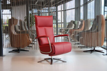 Gealux Relaxfauteuil GLX011-25 Draai manueel verstelbaar in Leer Dino 601 kleur Rood. Direct leverbaar.