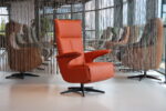 Gealux Relaxfauteuil GLX012-25 Draai manueel verstelbaar in Leer Dino 608 kleur Oranje. Direct leverbaar.
