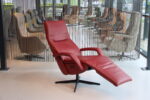Elektrisch verstelbaar relaxfauteuil/relaxstoel voor lange mensen Twice Pro TW-282N van Meubelfabriek De Toekomst in Leer Oasis kleur Rood met 3 motoren en een accu. Direct leverbaar. - Afbeelding 7