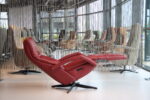 Elektrisch verstelbaar relaxfauteuil/relaxstoel met sta op functie voor lange mensen Twice Pro TW-282N van Meubelfabriek De Toekomst in Leer Oasis kleur Rood met 3 motoren en een accu. Direct leverbaar. - Afbeelding 6