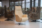 Elektrisch verstelbaar relaxfauteuil Twice TW-157N van meubelfabriek De Toekomst in Semira 5800 leer kleur beige met 3 motoren en een accu. Direct leverbaar. (kopie) - Afbeelding 2