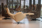 Elektrisch verstelbaar relaxfauteuil Twice TW-157N van meubelfabriek De Toekomst in Semira 5800 leer kleur beige met 3 motoren en een accu. Direct leverbaar. (kopie) - Afbeelding 8