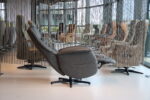 Elektrisch verstelbare relaxfauteuil/relaxstoel Feelz FZ-100 van Meubelfabriek De Toekomst in Leer kleur Antraciet met 2 motoren en een accu. Direct leverbaar. - Afbeelding 7