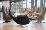 Elektrisch verstelbaar relaxfauteuil/relaxstoel met sta op functie Fab5 F5-100N van Meubelfabriek De Toekomst in Leer Semira 5000 kleur zwart met 2 motoren en een accu. Direct leverbaar. - Afbeelding 8