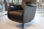 Elektrisch verstelbaar relaxfauteuil/relaxstoel met sta op functie Fab5 F5-100N van Meubelfabriek De Toekomst in Leer Semira 5000 kleur zwart met 2 motoren en een accu. Direct leverbaar. - Afbeelding 4