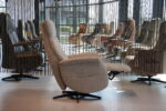 Handmatig verstelbare relaxfauteuil/relaxstoel Feelz FZ-R01A02 van Meubelfabriek De Toekomst in Stof Mito kleur Desert 109. Direct leverbaar. - Afbeelding 2
