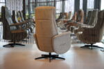 Handmatig verstelbare relaxfauteuil/relaxstoel Feelz FZ-R01A02 van Meubelfabriek De Toekomst in Stof Mito kleur Desert 109. Direct leverbaar. - Afbeelding 5