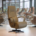 Elektrische verstelbare relaxfauteuil/relaxstoel Roos van Meubelfabriek Gealux in Leer Polo 1102 kleur Olijfgroen. Direct leverbaar.