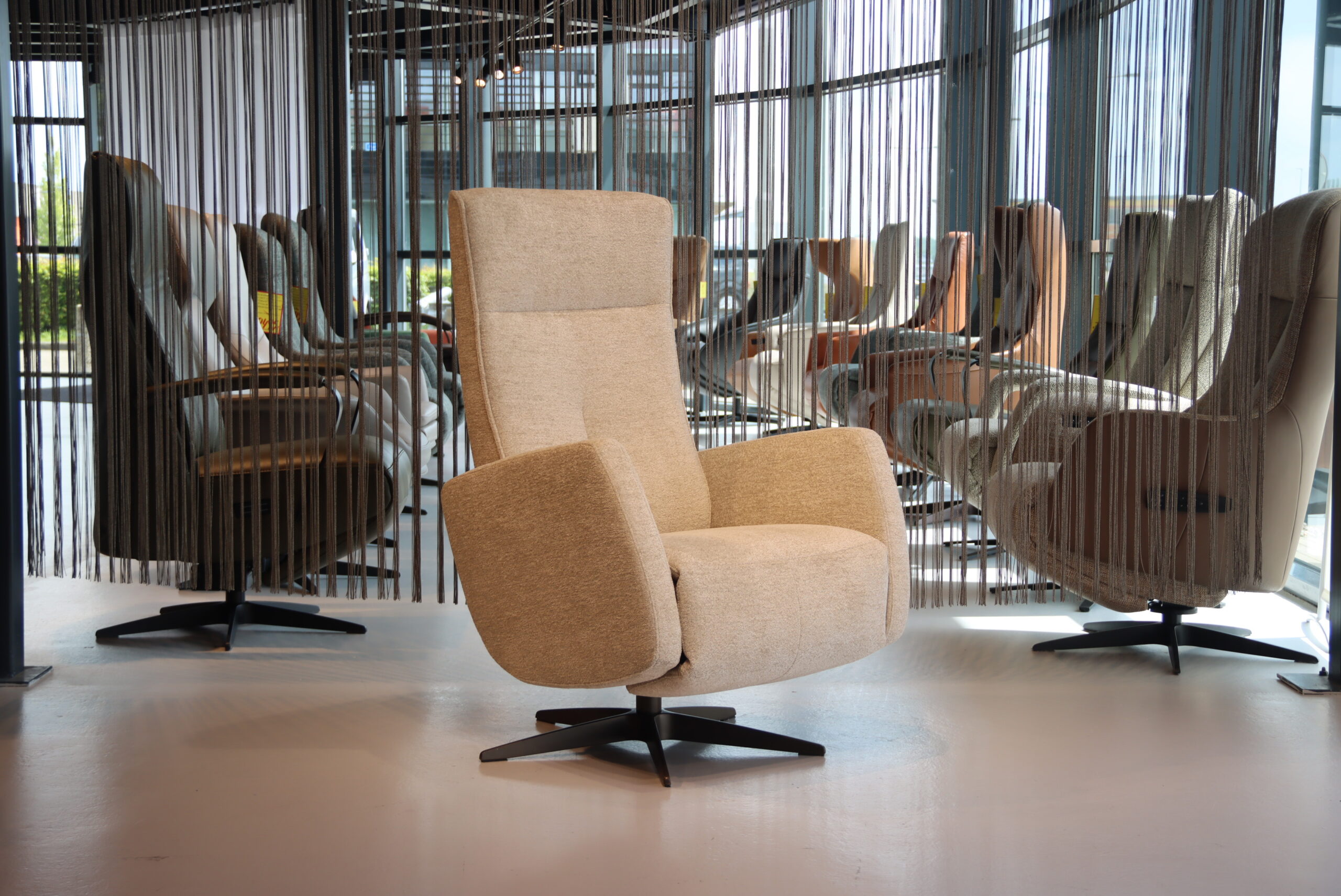 Gealux Relaxfauteuil / relaxstoel manueel in stof GLX-046. Direct leverbaar. Gealux Relaxfauteuil / relaxstoel manueel in stof GLX-046. Direct leverbaar.