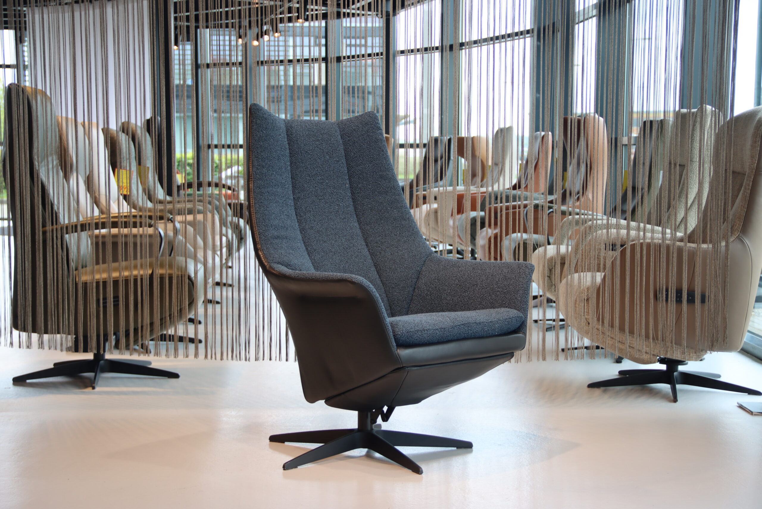 Gealux Arc 8021 modern design relaxfauteuil in combi. stof / leer met 1 motor en een accu. Direct leverbaar.