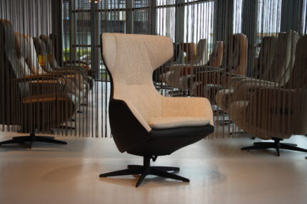 Gealux Arc 8019 modern design relaxfauteuil / relaxstoel in combi. leer/stof met 1 motor en een accu. Direct leverbaar.