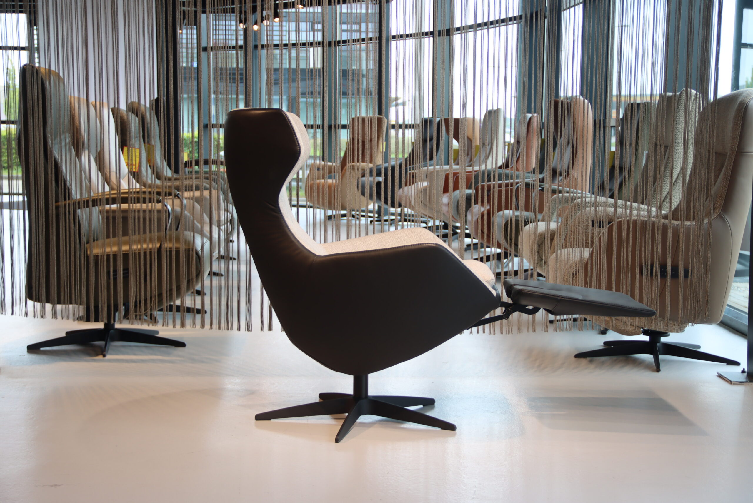 Gealux Arc 8019 modern design relaxfauteuil / relaxstoel in combi. leer/stof met 1 motor en een accu. Direct leverbaar.