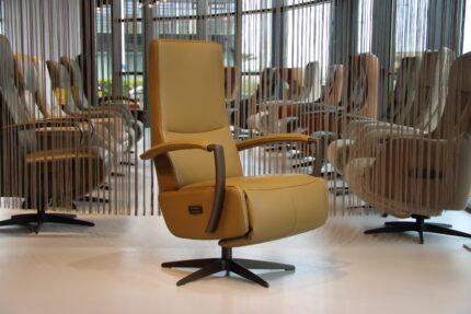 Gealux relaxfauteuil / relaxstoel GLX 045-25 in leer met 2 motoren en een accu. Direct leverbaar.