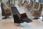 Gealux relaxfauteuil / relaxstoel Bloom Anemone in leer zwart met 2 motoren en een accu. Direct leverbaar. - Afbeelding 5