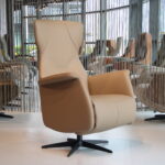 Gealux relaxfauteuil / sta-op-stoel voor lange mensen in leer GLX-044 maat XXL 2 motoren met accu. Direct leverbaar.