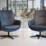 Gealux Koraal bijzetfauteuil / draaifauteuil design in blauw leer. Direct leverbaar.