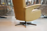 Gealux relaxfauteuil / sta-op-stoel in leer GLX-012-25 maat large 2 motoren met accu. Direct leverbaar. - Afbeelding 8