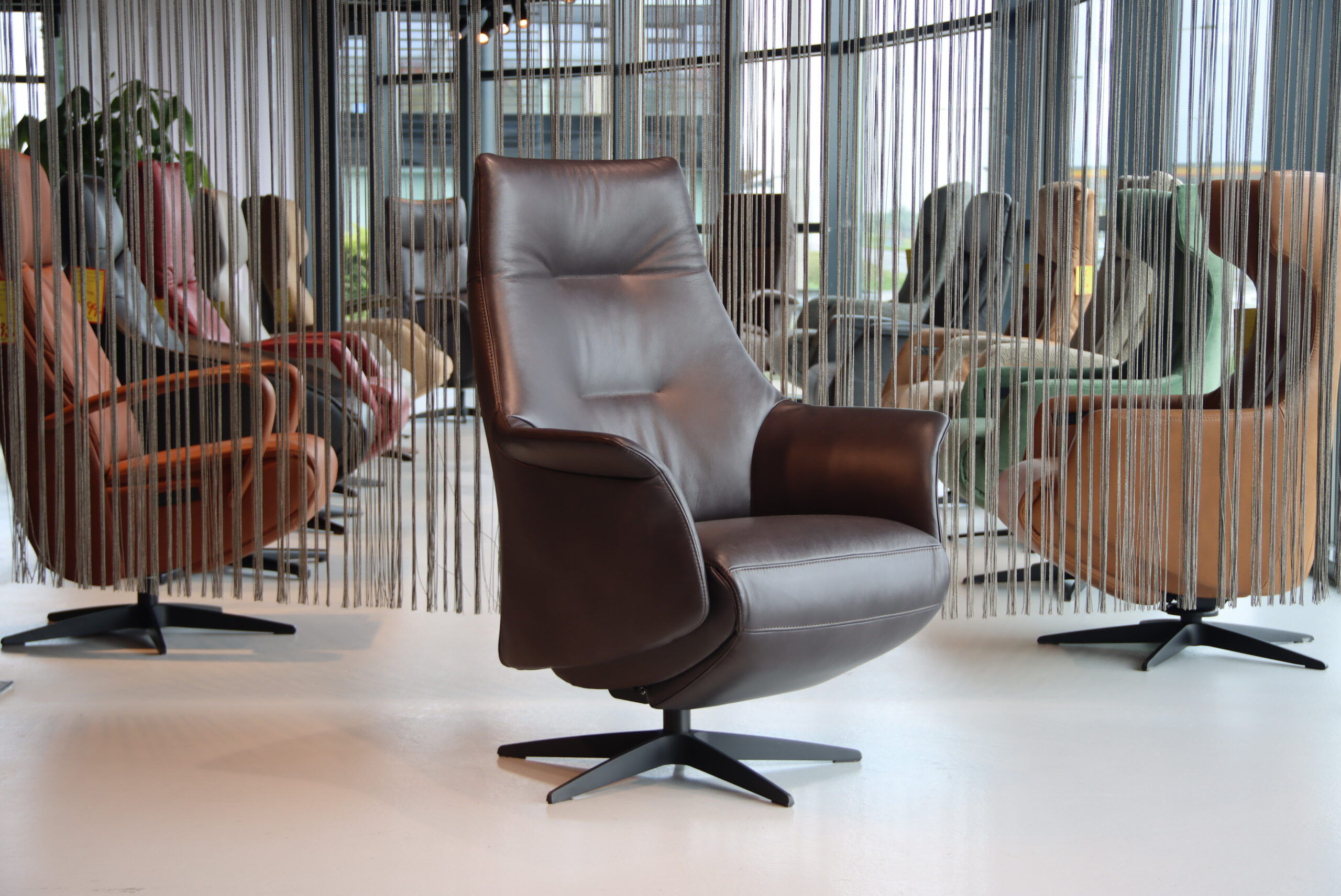 Elektrisch verstelbaar relaxfauteuil / relaxstoel in leer Polo 1100 Twinz 8102 van Gealux 3 motoren met accu. Direct leverbaar.