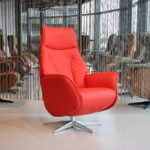 Elektrisch verstelbaar relaxfauteuil / relaxstoel Twice Pro TW-045N van De Toekomst 3 motoren met accu. Leer 9150 kleur rood. Direct leverbaar.