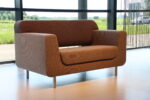Havee Cloak bank Loveseat Source 140 cm breed. Stof Spectrum kleur Taupe. Direct Leverbaar. - Afbeelding 5