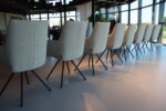 8 x Elmar Topform (Gealux) eetkamerstoel in stof met draaipoot. Direct leverbaar. - Afbeelding 5