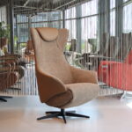 Elektrisch verstelbaar relaxfauteuil/relaxstoel RELAX4U Nova NV-1026N Stof Kleur Bruin met 3 motoren en accu. Direct leverbaar.