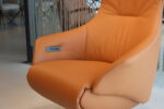 Elektrisch verstelbaar relaxfauteuil/relaxstoel RELAX4U Nova NV-1026N Leer Kleur Cognac met 3 motoren en accu. Direct leverbaar.