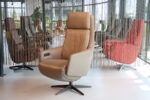 Elektrisch verstelbaar relaxfauteuil / relaxstoel Twinz 8240 in Leer Polo kleur Taupe van Gealux 3 motoren met accu. Direct leverbaar.