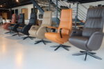 Elektrisch verstelbaar relaxfauteuil / relaxstoel voor lange mensen Twice Pro Plus TW-227N van Meubelfabriek De Toekomst in leer met 3 motoren en een accu. Direct leverbaar.