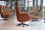 Elektrisch verstelbaar relaxfauteuil / relaxstoel voor lange mensen Twice Pro Plus TW-227N van Meubelfabriek De Toekomst in leer met 3 motoren en een accu. Direct leverbaar.