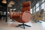 Elektrisch verstelbaar relaxfauteuil / relaxstoel voor lange mensen Twice Pro Plus TW-227N van Meubelfabriek De Toekomst in leer met 3 motoren en een accu. Direct leverbaar. - Afbeelding 12