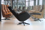 Elektrisch verstelbaar relaxfauteuil / relaxstoel voor lange mensen Twice Pro Plus TW-227N van Meubelfabriek De Toekomst in leer zwart met 3 motoren en een accu. Direct leverbaar. - Afbeelding 4
