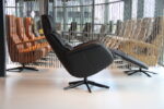 Elektrisch verstelbaar relaxfauteuil / relaxstoel voor lange mensen Twice Pro Plus TW-227N van Meubelfabriek De Toekomst in leer zwart met 3 motoren en een accu. Direct leverbaar. - Afbeelding 6