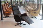 Elektrisch verstelbaar relaxfauteuil / relaxstoel voor lange mensen Twice Pro Plus TW-227N van Meubelfabriek De Toekomst in leer zwart met 3 motoren en een accu. Direct leverbaar. - Afbeelding 8