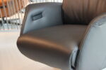 Elektrisch verstelbaar relaxfauteuil / relaxstoel voor lange mensen Twice Pro Plus TW-227N van Meubelfabriek De Toekomst in leer zwart met 3 motoren en een accu. Direct leverbaar. - Afbeelding 11