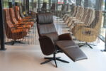 Elektrisch verstelbaar relaxfauteuil / relaxstoel voor lange mensen Twice Pro Plus TW-227N van Meubelfabriek De Toekomst in leer kleur bruin met 3 motoren en een accu. Direct leverbaar. - Afbeelding 7