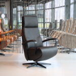 Elektrisch verstelbaar relaxfauteuil / relaxstoel Twice Pro TW-218N van De Toekomst leer zwart met 3 motoren en een accu. Direct leverbaar.