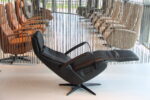Elektrisch verstelbaar relaxfauteuil / relaxstoel Twice Pro TW-218N van De Toekomst leer zwart met 3 motoren en een accu. Direct leverbaar. - Afbeelding 6