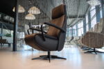Elektrisch verstelbaar relaxfauteuil / relaxstoel Twice Pro TW-218N Large van De Toekomst leer zwart met 3 motoren en een accu. Direct leverbaar.