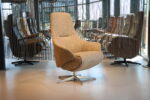 Elektrisch verstelbaar relaxfauteuil/relaxstoel RELAX4U Nova NV-1025N Stof kleur Taupe De Toekomst met 3 motoren en accu. Direct leverbaar.
