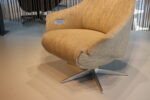 Elektrisch verstelbaar relaxfauteuil/relaxstoel RELAX4U Nova NV-1025N Stof kleur Taupe De Toekomst met 3 motoren en accu. Direct leverbaar.