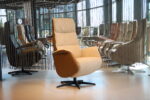 Elektrisch verstelbaar relaxfauteuil / relaxstoel Twice Pro TW-227N Large van Meubelfabriek De Toekomst in leer met stof, 3 motoren en een accu. Direct leverbaar.
