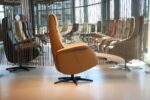Elektrisch verstelbaar relaxfauteuil / relaxstoel Twice Pro TW-227N Large van Meubelfabriek De Toekomst in leer met stof, 3 motoren en een accu. Direct leverbaar. - Afbeelding 2