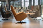 Elektrisch verstelbaar relaxfauteuil / relaxstoel Twice Pro TW-227N Large van Meubelfabriek De Toekomst in leer met stof, 3 motoren en een accu. Direct leverbaar. - Afbeelding 3