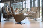 Sta op stoel Elektrisch verstelbaar relaxfauteuil Twice Pro TW-082N Medium van Meubelfabriek De Toekomst in leer Avocado 3 motoren en een accu. Direct leverbaar. - Afbeelding 4